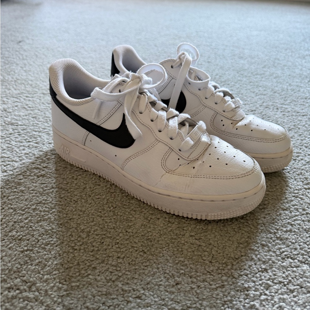 Women’s Nike Air Force 1 White with Black Swoosh, Size 9 - Picture 2 of 5